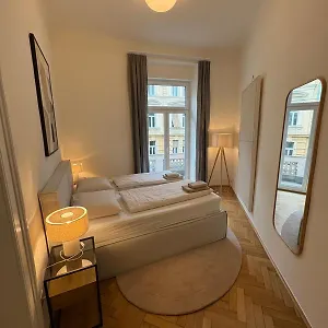 https://neu-renovierte-altbauwohnung-in-graz.graz-austria-hotels.com